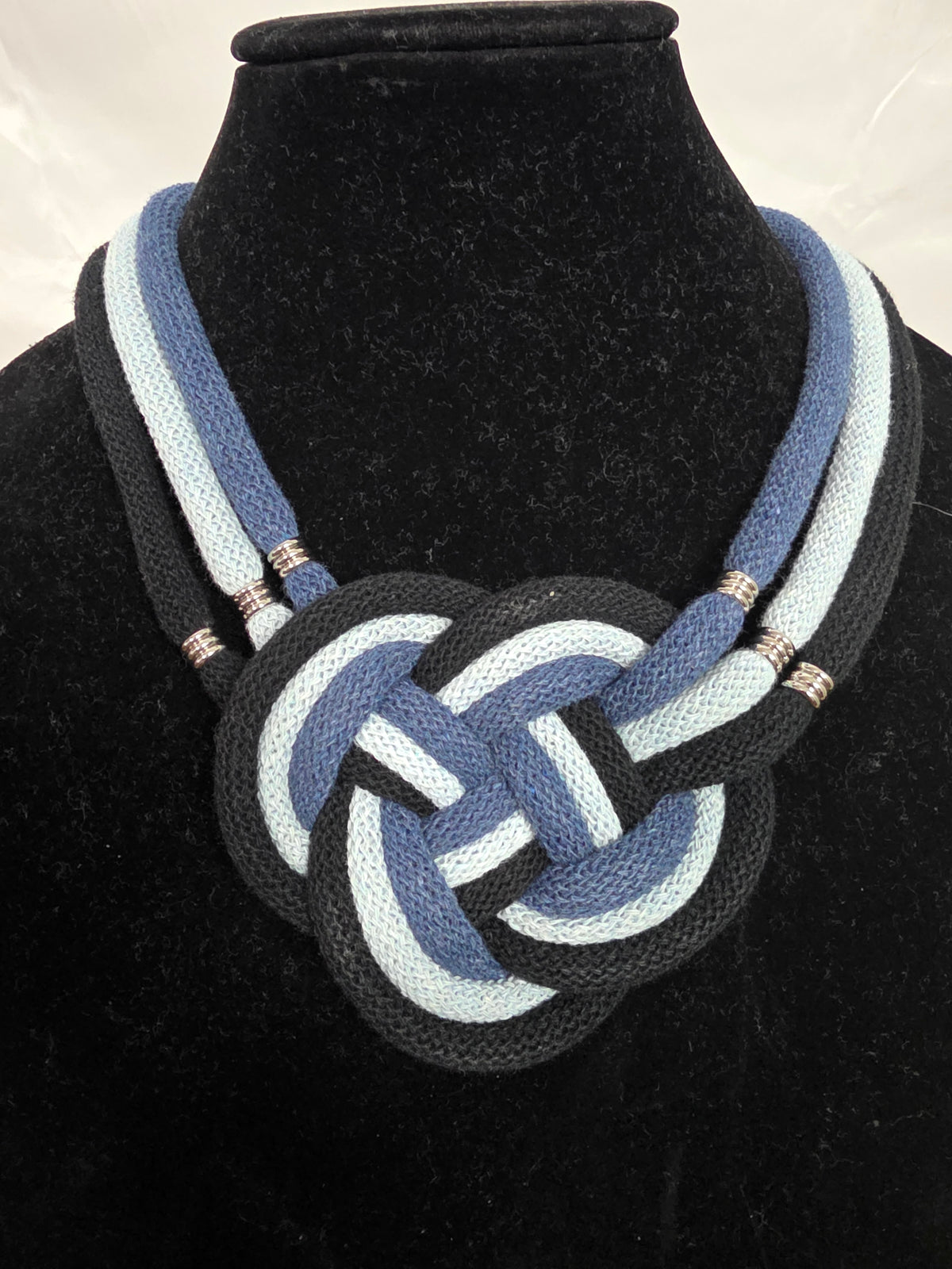 Three Toned Big Knot Macrame Necklace