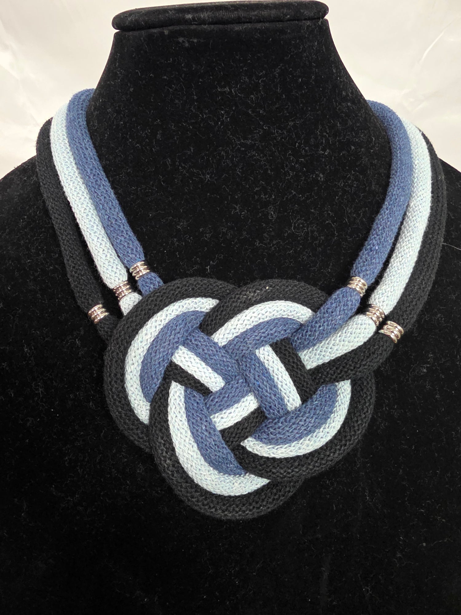 Three Toned Big Knot Macrame Necklace