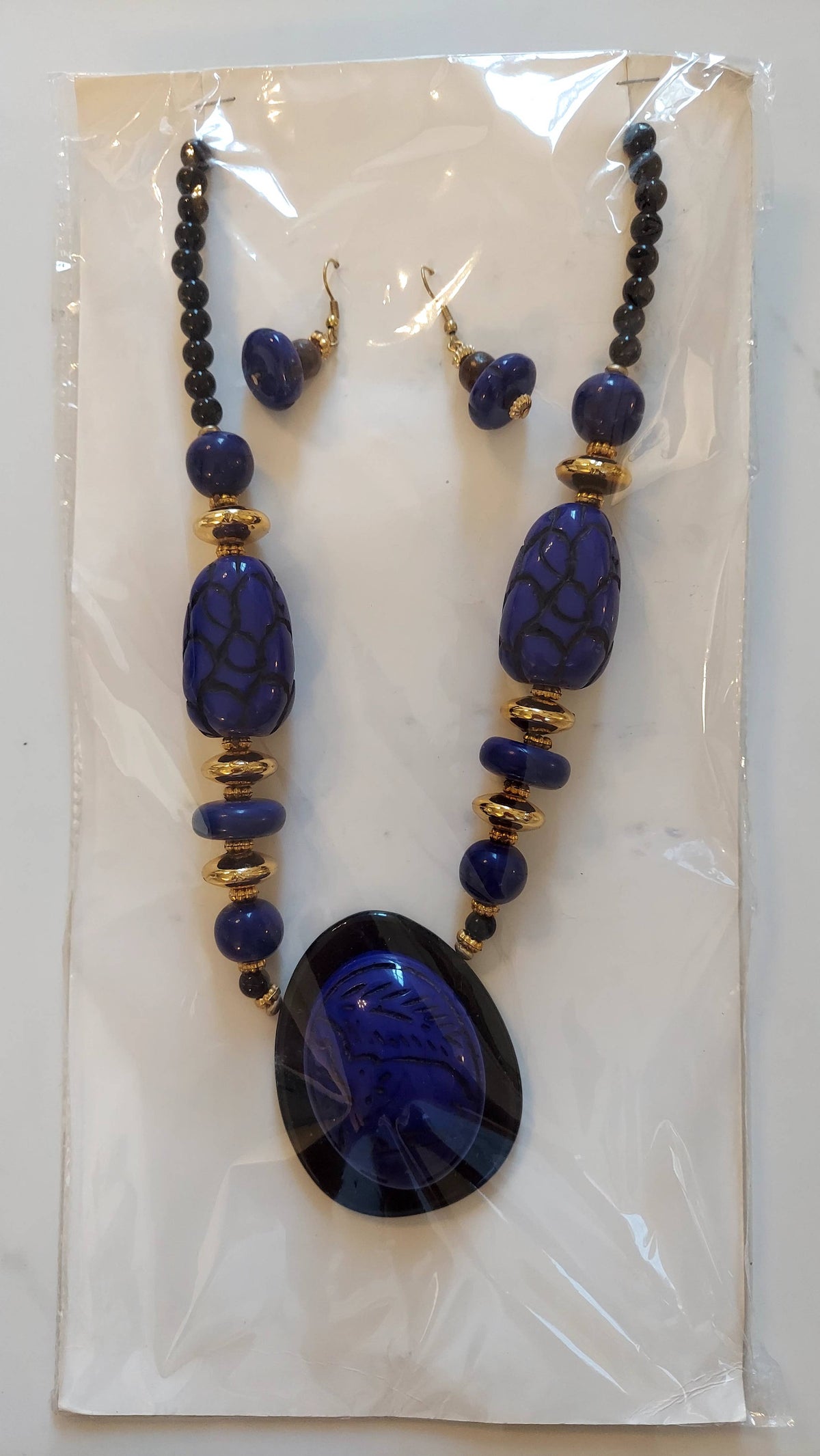 Necklace & Earrings Set / Crackle Elephant